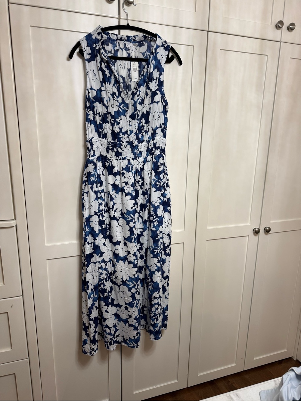 GAP Blue and White Floral V‑Neck Sleeveless Maxi Dress